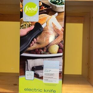 Electric knife completely new,